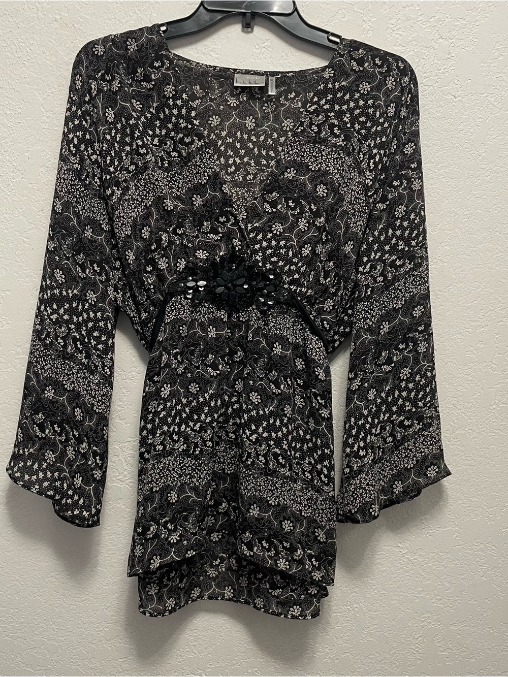 Nicki by Nicole Miller Women's Kimono Sleeve Floral Front Kaftan Blouse Top XL